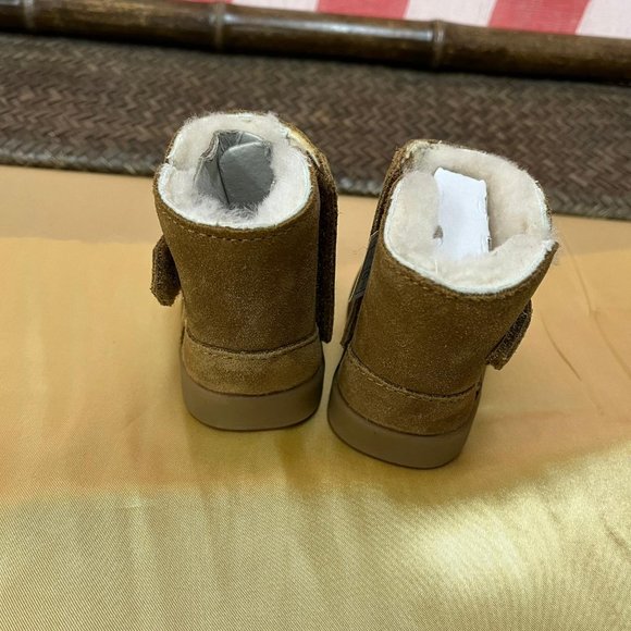 NWOB UGG kids infant girls Shoes boots size 0 1 - Picture 2 of 9